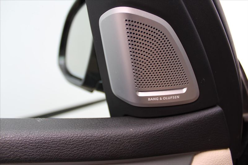 BMW X5 xDrive 30d Bang&Olufsen - fotka 29 z 30