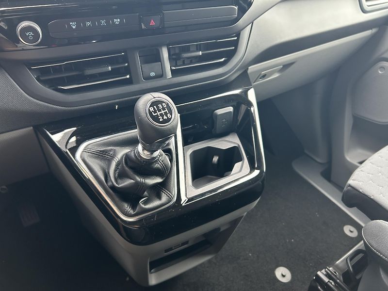 Ford Tourneo Custom Titanium L2 2.0 EcoBlue 110 kW - fotka 30 z 31