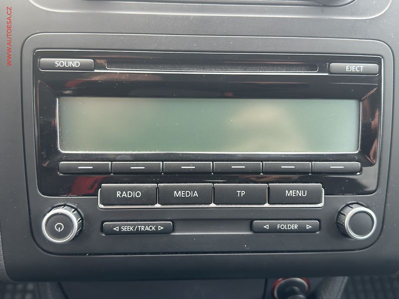 Volkswagen Touran (2011) 1.6TDi, AAC, TZ - fotka 14 z 18