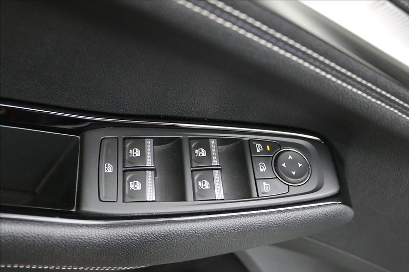 Renault Austral 1,2 e-HYBRID, TAŽNÉ - fotka 13 z 49