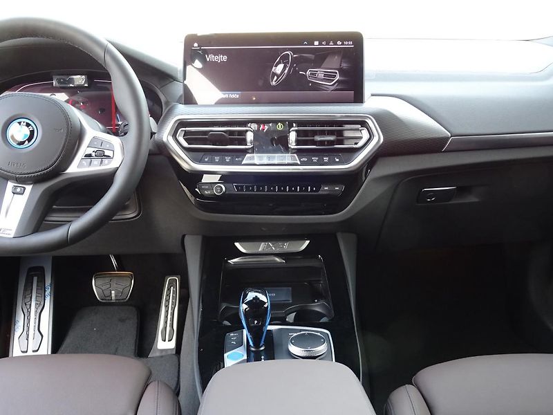 BMW iX3 M Sport - fotka 4 z 7