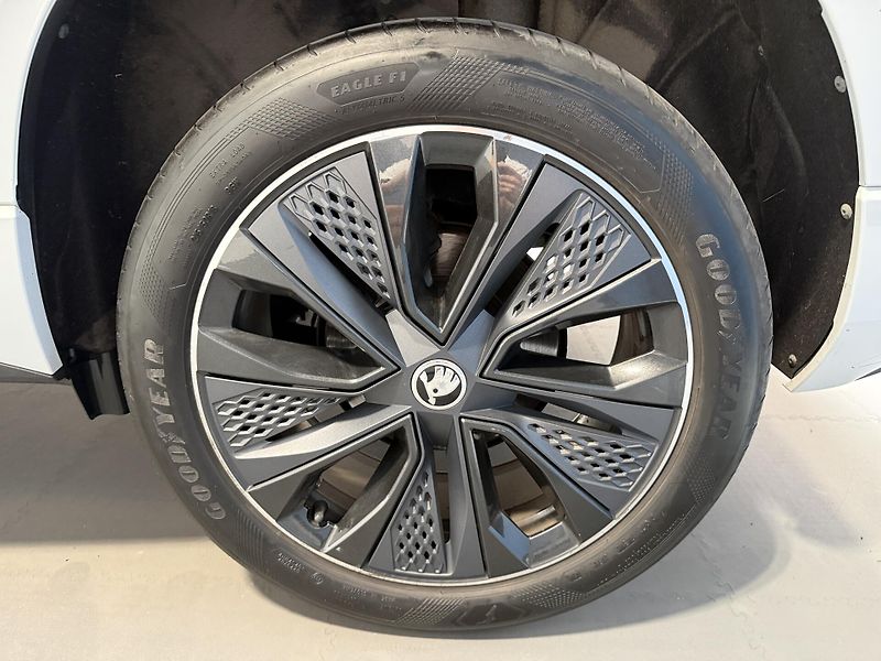 Škoda Karoq 1.5 TSI 110kW Sportline DSG - fotka 15 z 15