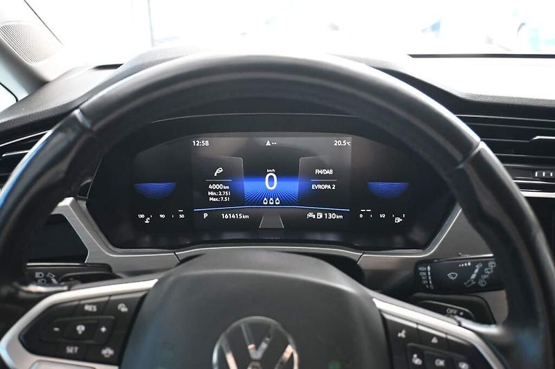 Volkswagen Touran (2023) 2.0 LED DSG ACC Tažné COMFORTL - fotka 25 z 32