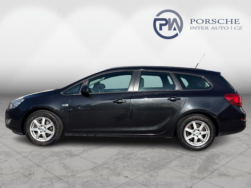 Opel Astra 1.7 TDCi Sports Tourer 81 kW - fotka 3 z 23
