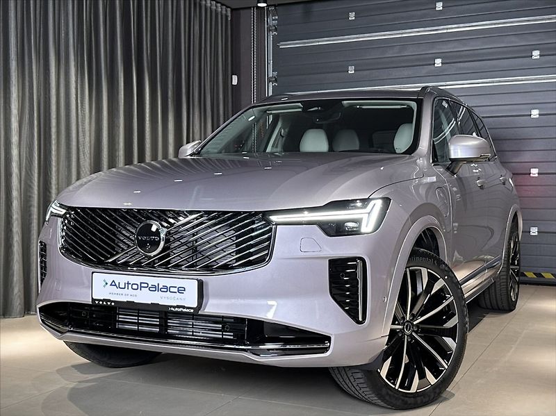 Volvo XC90 (2026) 2,0 T8  Plus Bright - fotka 1 z 41