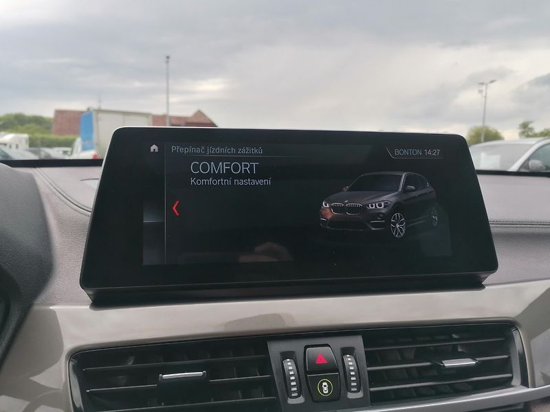 BMW X1 (2022) xDrive25eA Plug-in Hybrid - fotka 36 z 41