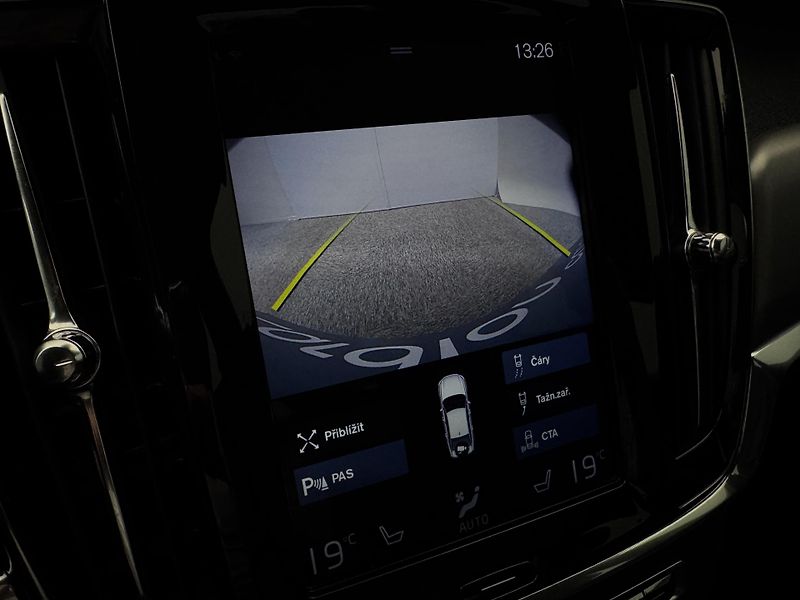 Volvo S90 T6 AWD MOMENTUM AUT 1.maj - fotka 52 z 53
