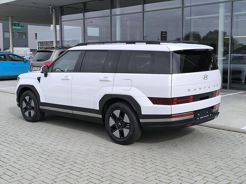 Hyundai Santa Fe (2026) 1,6 T-GDI HEV 2WD SMART  - fotka 3 z 10