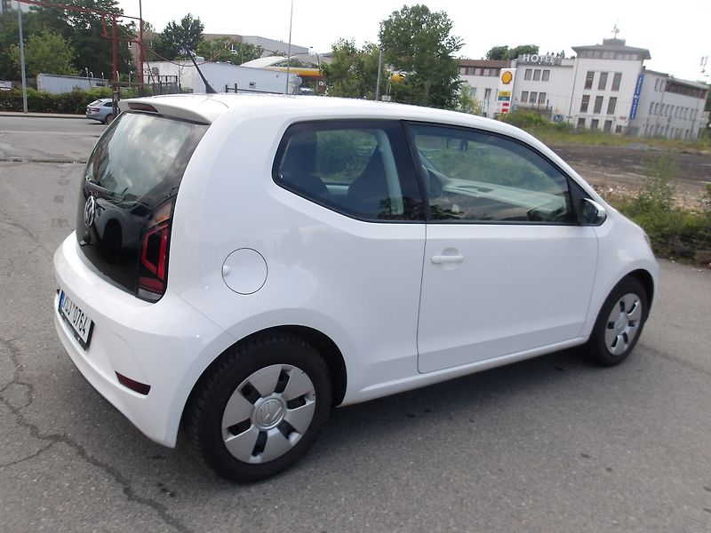 Volkswagen up! 1,0i Výbava Pěkny ! - fotka 8 z 21
