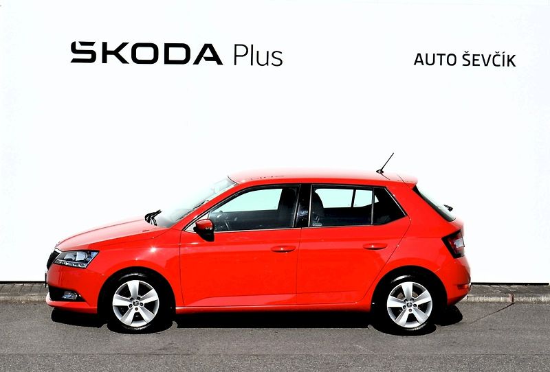 Škoda Fabia (2022) 1.0 TSI 70 kW Ambition PLUS - fotka 3 z 24