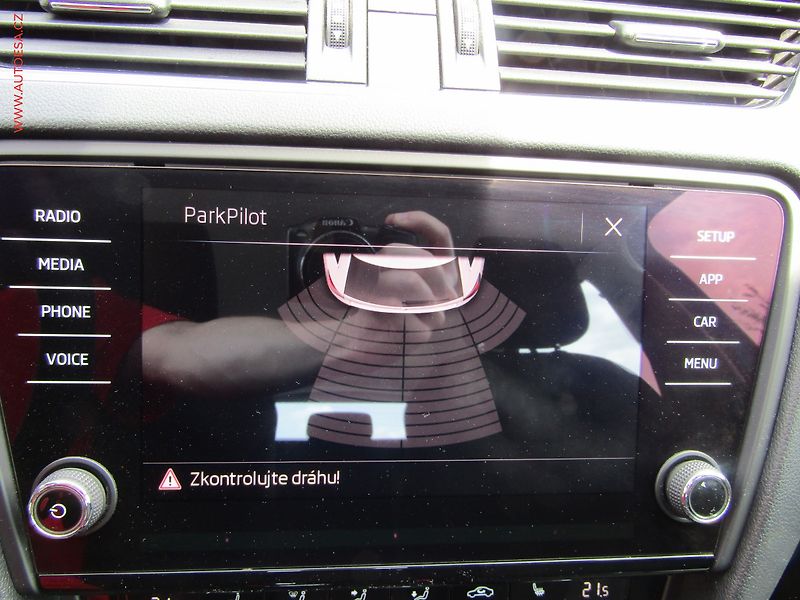 Škoda Octavia (2017) 2.0 TDi 4x4, servis.kniha - fotka 11 z 18
