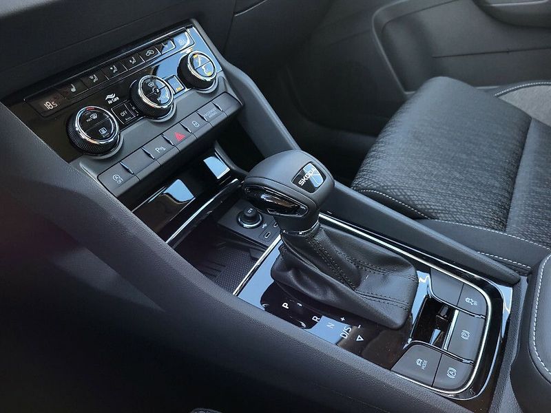Škoda Karoq Top Selection 1,5TSI 110kW - fotka 27 z 30