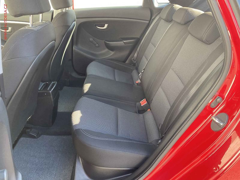 Hyundai i30 (2013) 1.4i, Klima - fotka 10 z 16