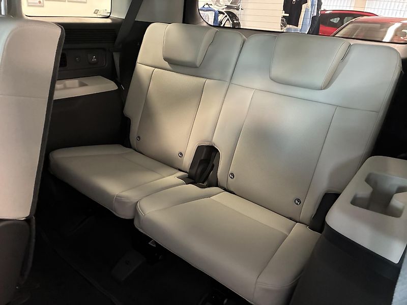 Hyundai Santa Fe 1,6 T-GDI HEV STYLE PREMIUM 7S - fotka 14 z 19