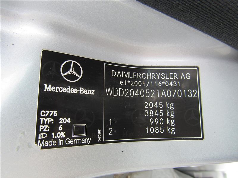 Mercedes-Benz Třídy C 2,5 i C 230 V6 150kW Automat - fotka 29 z 33