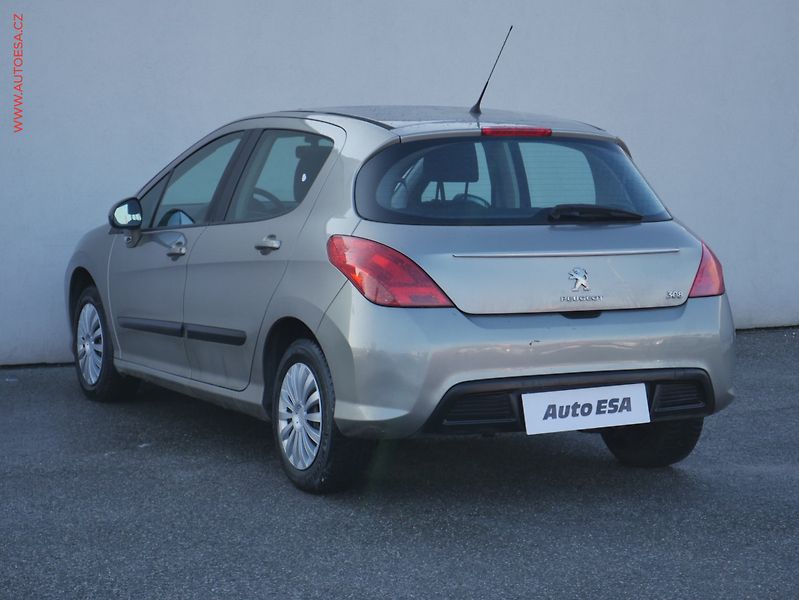 Peugeot 308 (2012) 1.4 VTi, 2.maj,ČR, Access - fotka 6 z 19