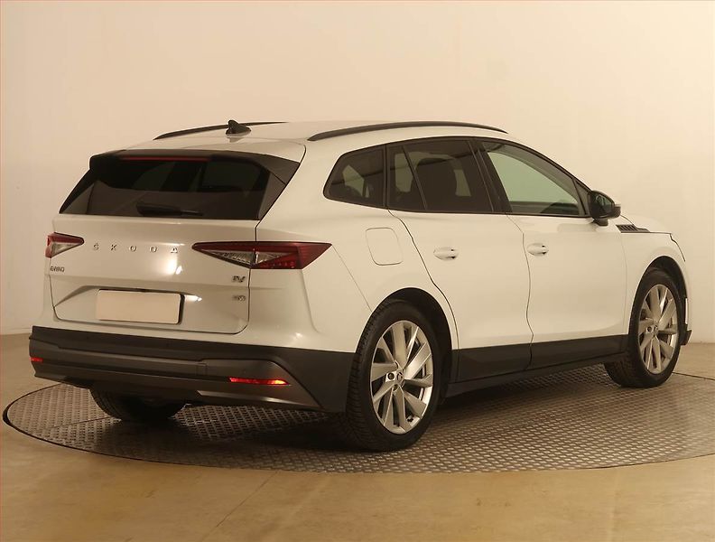 Škoda Enyaq (2021) Suite iV 60 (62 kWh), SoH 91% - fotka 5 z 23