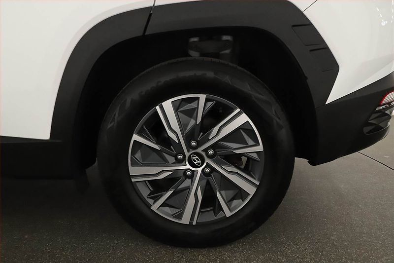 Hyundai Tucson (2021) Smart 1.6 T-GDI 48V MHEV - fotka 12 z 15