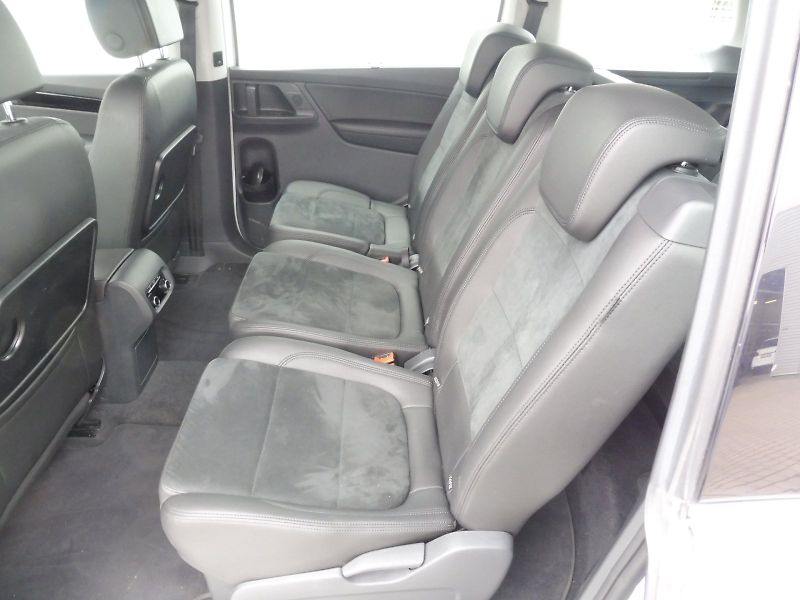 Volkswagen Sharan (2015) Highline 2,0 TDI 110kW 4MOTION - fotka 17 z 26