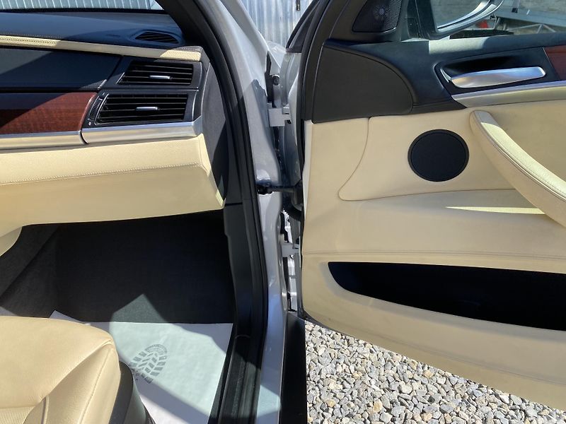 BMW X6 4.0D 4x4 310PS FULL CZ DPH 1A! - fotka 127 z 166