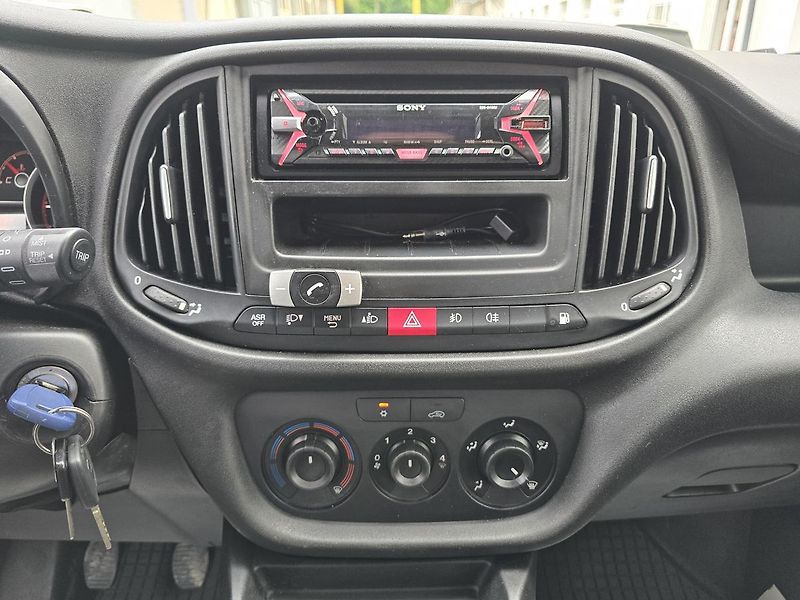 Fiat Dobló CNG 88kW KLIMA ČR - DPH - fotka 12 z 19