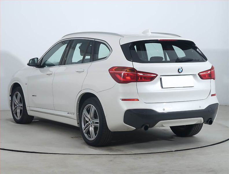 BMW X1 (2017) M Sport xDrive20d, 4X4 - fotka 4 z 23