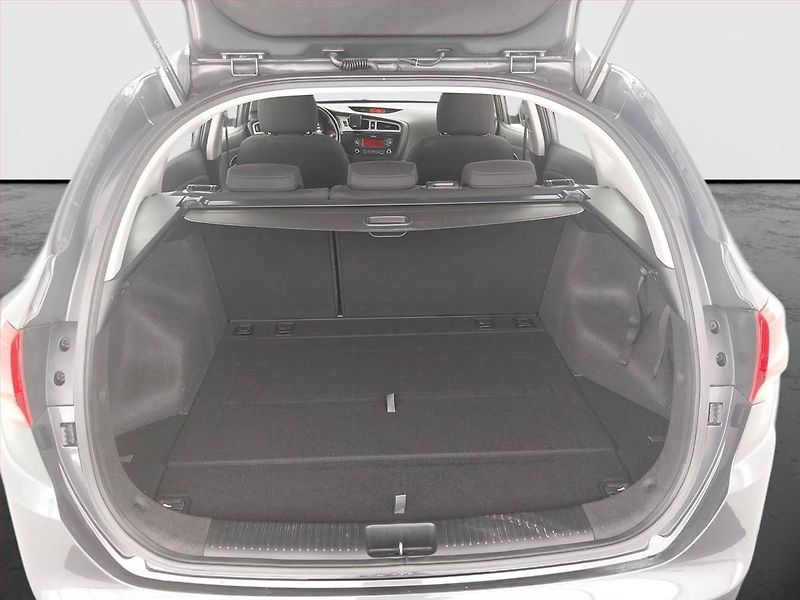 Kia Ceed (2015) 1.4 CVVT, ČR,1.maj, Serv.kniha - fotka 14 z 18