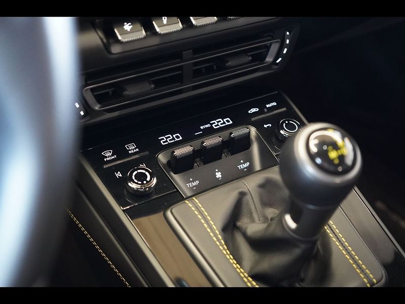 Porsche 911 GT3 Touring, Lift, Bose, PDLS - fotka 45 z 49