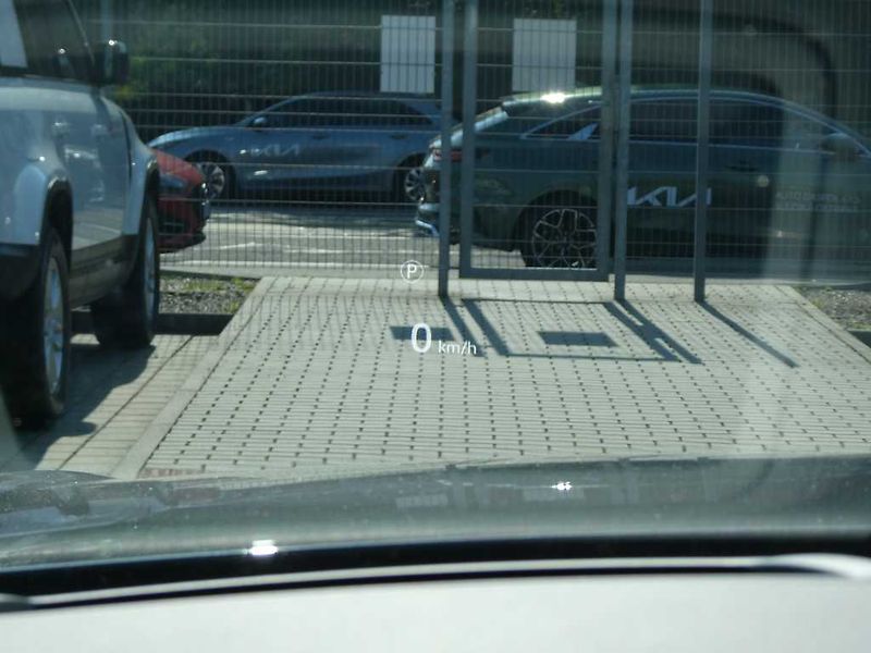 Land Rover Range Rover Velar 3,0 Dynamic SE D300 - fotka 24 z 40