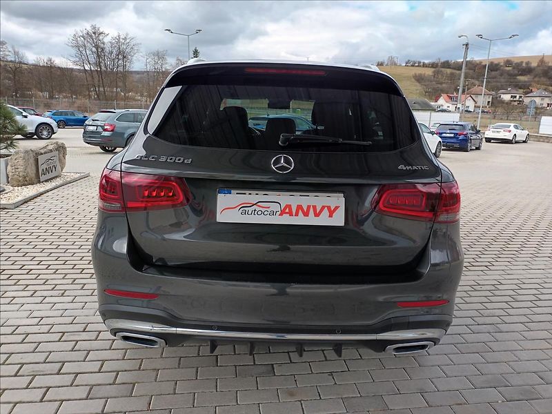 Mercedes-Benz GLC 2,0 300d,180kw,AMG,ČR,PANORAMA - fotka 6 z 39