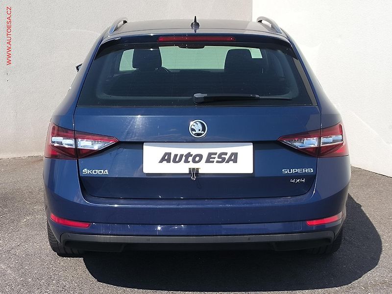 Škoda Superb (2015) 2.0 TDI 4x4, ČR, DSG, bixen - fotka 5 z 19