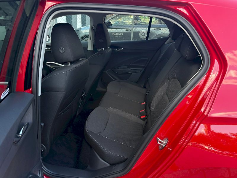 Škoda Fabia (2025) 1.0 TSI 85 kW TopSelection - fotka 8 z 22