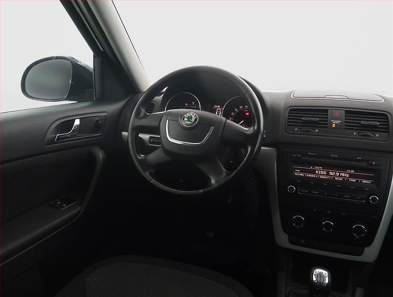Škoda Yeti (2010) 1.2 TSI, Park. senzory - fotka 7 z 17