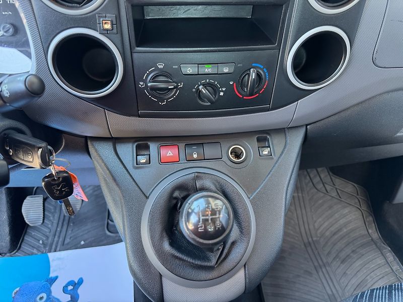 Peugeot Partner (2010) Tepee 1.6 HDi - fotka 18 z 29