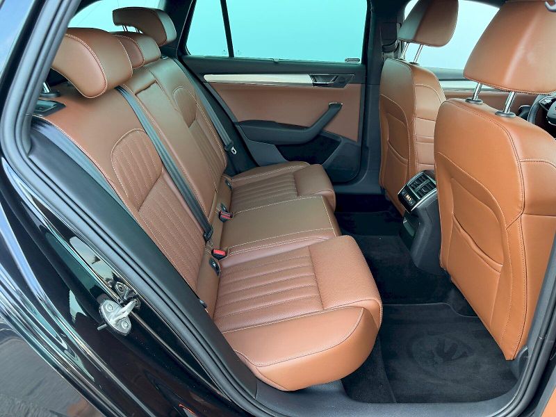 Škoda Superb (2023) 2.0 TDI 147kW 4x4 DSG L&K - fotka 25 z 35