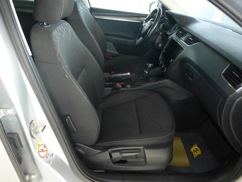 Škoda Octavia (2018) 2,0TDI*VYHŘ.SED**ALU**NAVIGACE - fotka 21 z 27