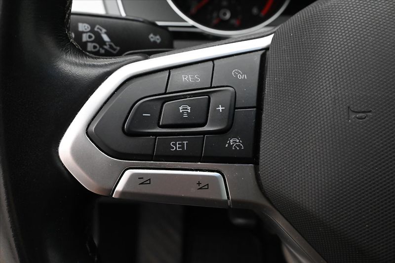 Volkswagen Passat 2,0 TDI 110kW DSG Business Zár - fotka 20 z 27