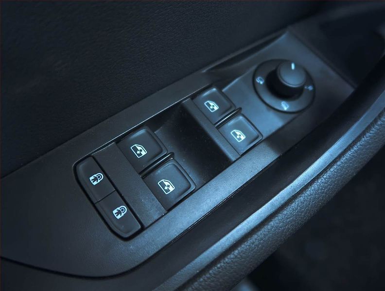 Škoda Superb (2023) Ambition 2.0 TDI - fotka 16 z 16