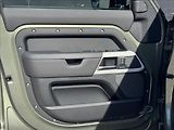 Land Rover Defender 3,0 110 D250 X-Dynamic SE ČR D - náhled 28