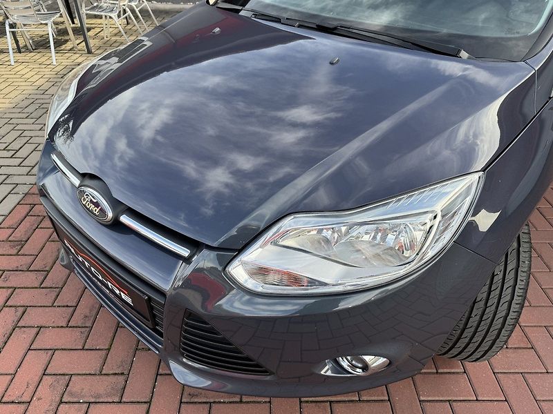 Ford Focus (2011) 1.6i Ti-VCT Klima Servis - fotka 31 z 50