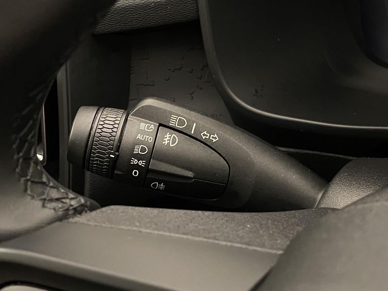 Volvo XC40 T2 ESSENTIAL CZ - fotka 22 z 42
