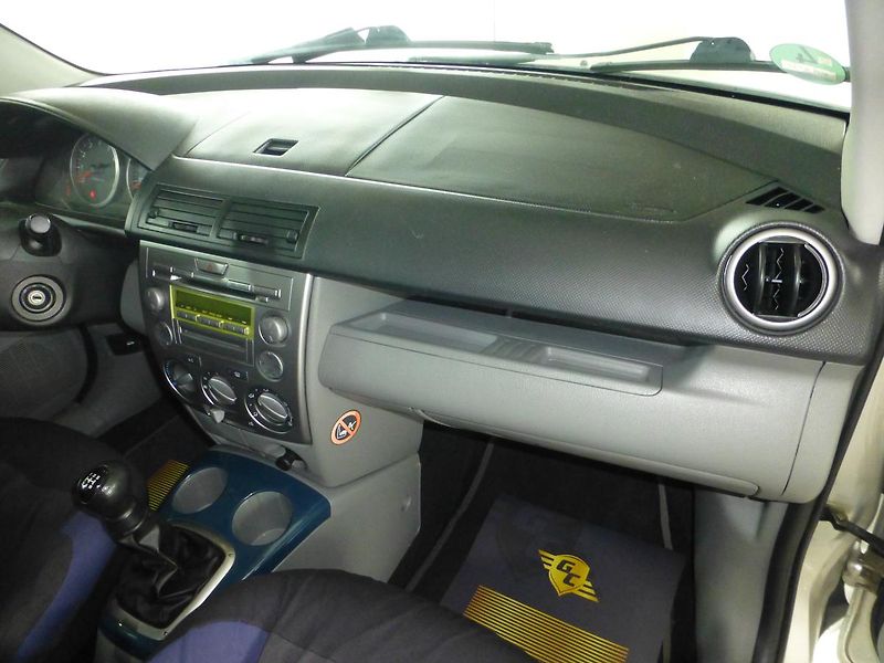 Mazda 2 (2004) 1,4i 59KW*KLIMA**ALU KOLA - fotka 18 z 24