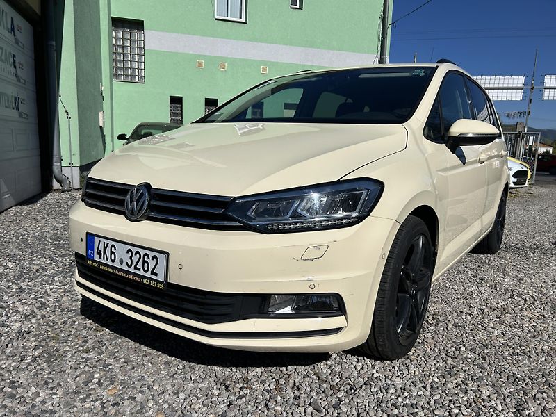 Volkswagen Touran (2016) 2.0 TDi 110 kw - fotka 2 z 20