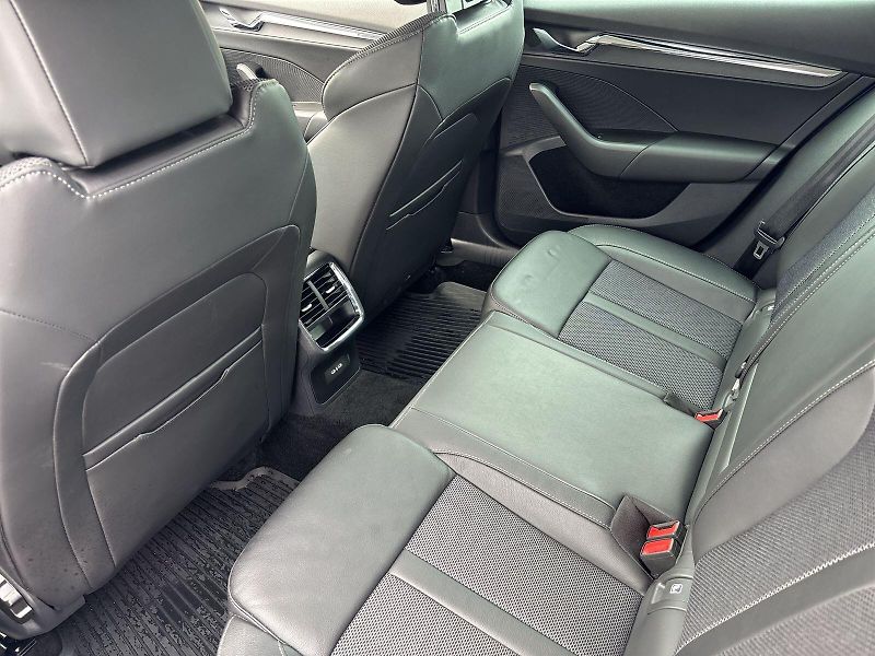 Škoda Octavia (2024) 1.5 TSI e-TEC DSG Style - fotka 8 z 32