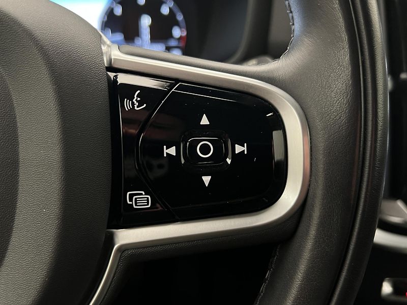 Volvo V60 CC D4 AWD AUT CZ 1. maj. - fotka 25 z 43