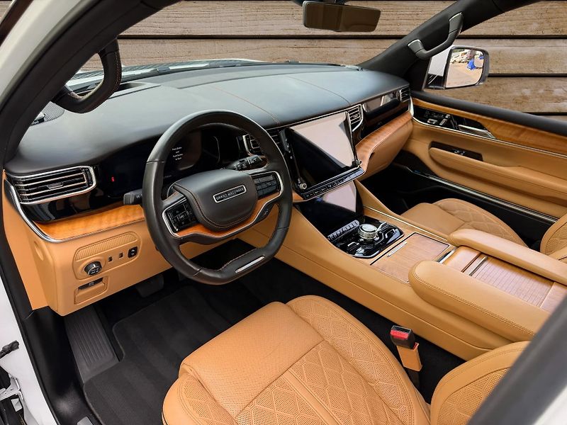 Jeep Grand Wagoneer (2022) + SERIES III + DPH + FULL + - fotka 21 z 36