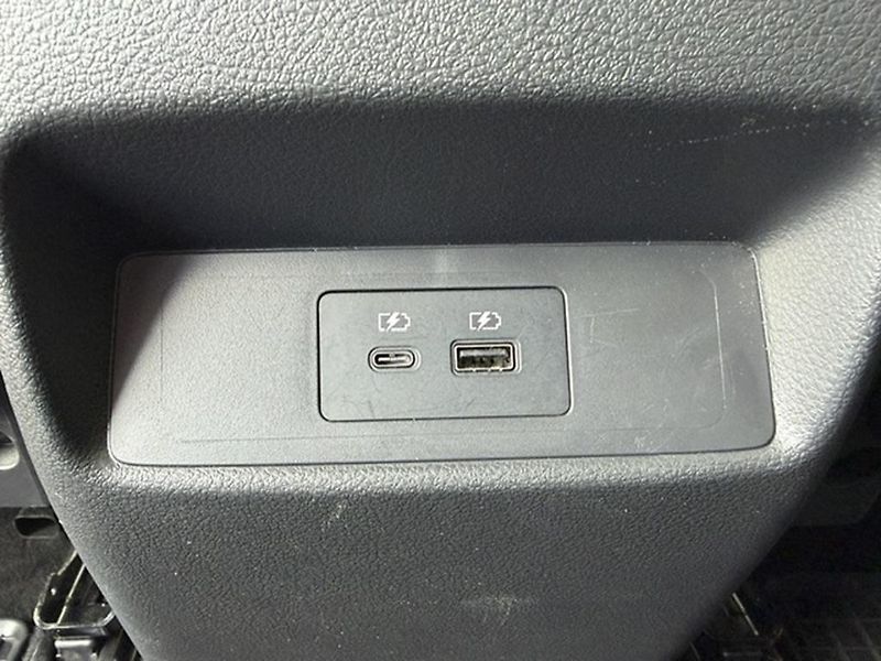 Nissan Qashqai 1.3 DIG-T 116kw Automat - fotka 39 z 43