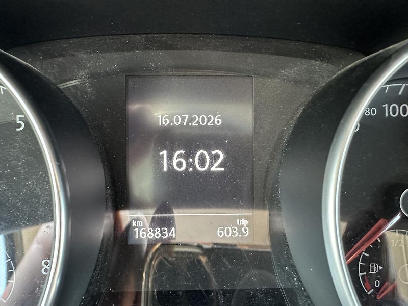 Volkswagen Golf Sportsvan (2015) 1.4 TSI 92 KW - fotka 28 z 37