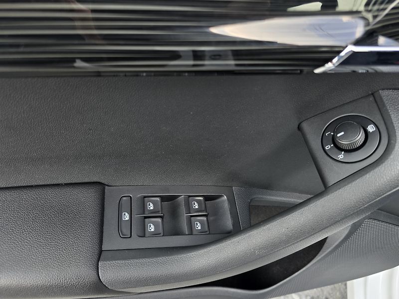 Škoda Octavia 2.0TDI 110KW STYLE FULL LED ČR - fotka 12 z 33