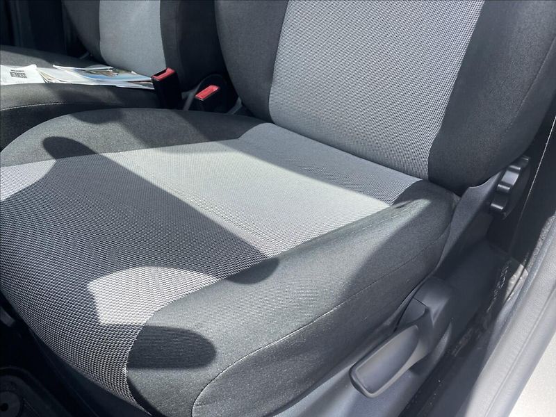 Škoda Roomster 1,2 TSi 63kw Ambiente Klima ES - fotka 20 z 27